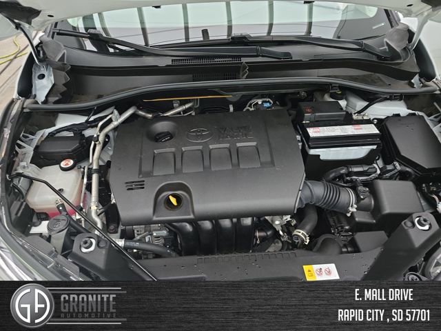 Used 2022 Toyota C-HR XLE image 21