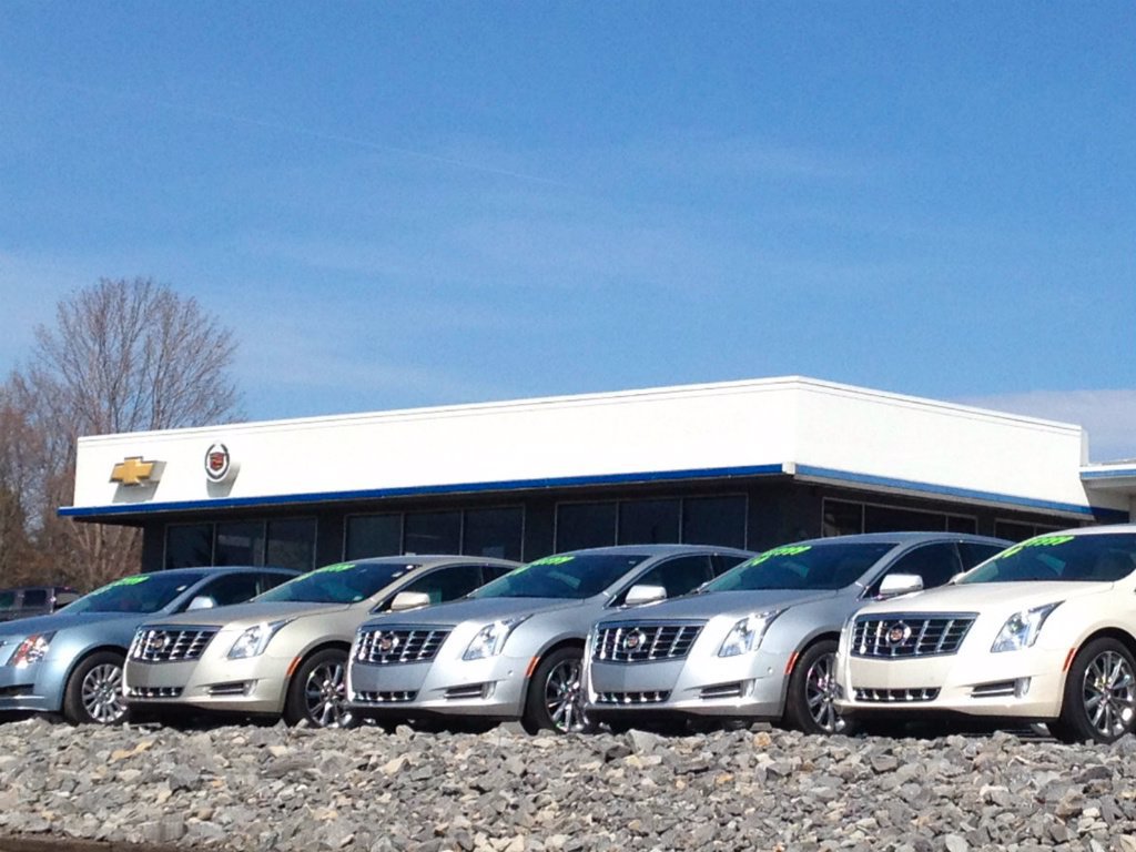 Used 2025 Chevrolet Equinox ACTIV w/ Safety and Technology Package AWD/4WD image 2