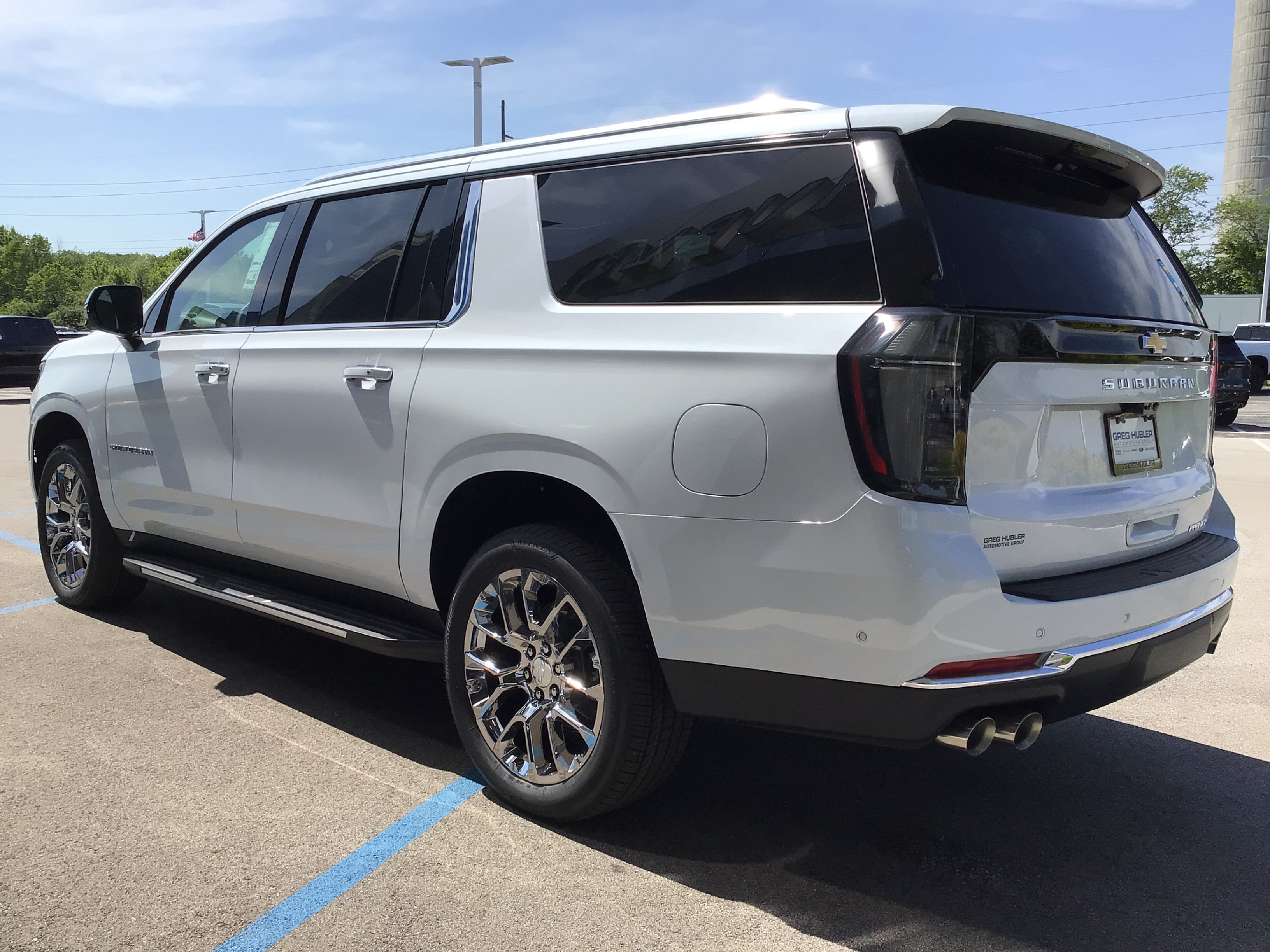 New 2026 Chevrolet Suburban Premier AWD/4WD image 11