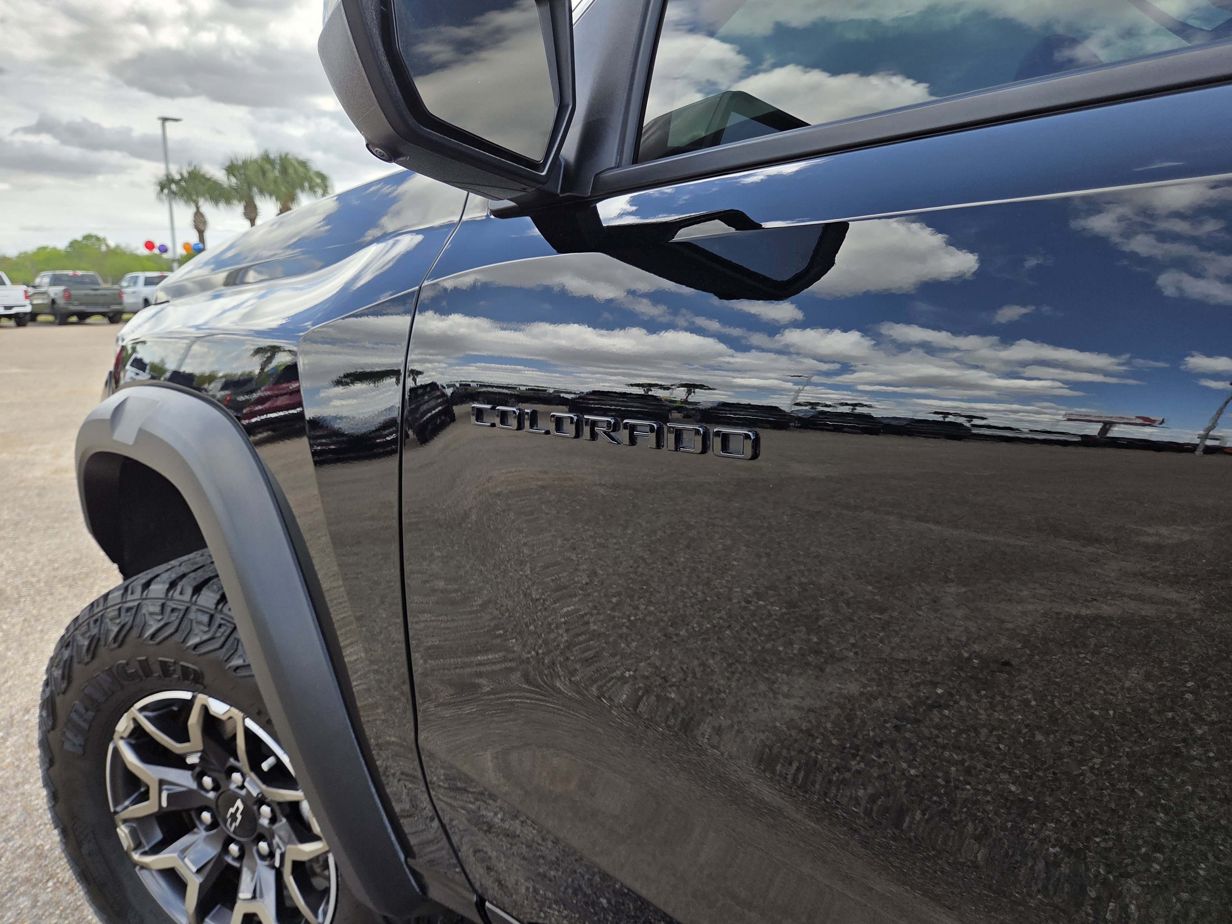 Used 2024 Chevrolet Colorado ZR2 w/ ZR2 Convenience Package III image 11