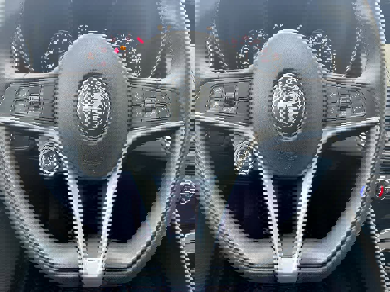 Used 2019 Alfa Romeo Giulia AWD image 10