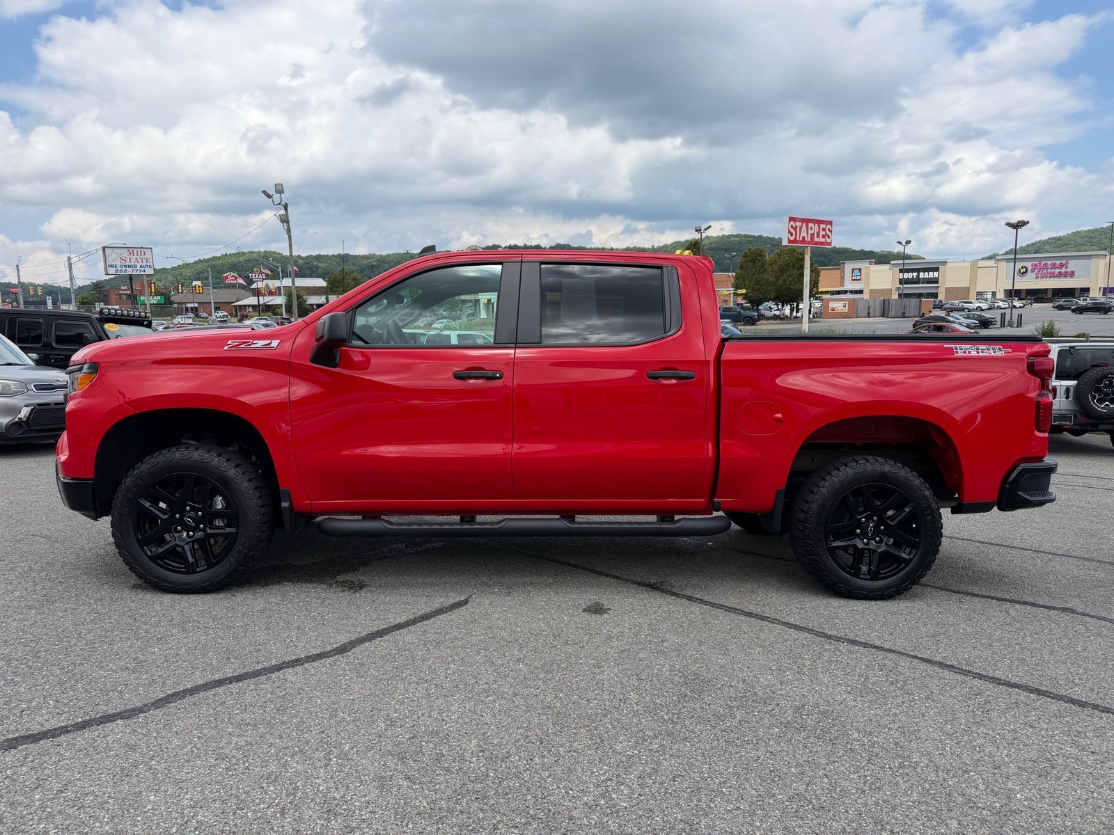 Used 2024 Chevrolet Silverado 1500 Custom Trail Boss AWD/4WD image 3