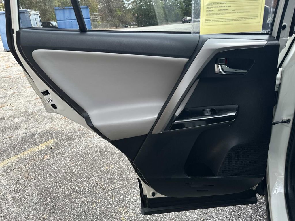 Used 2018 Toyota RAV4 Limited image 22