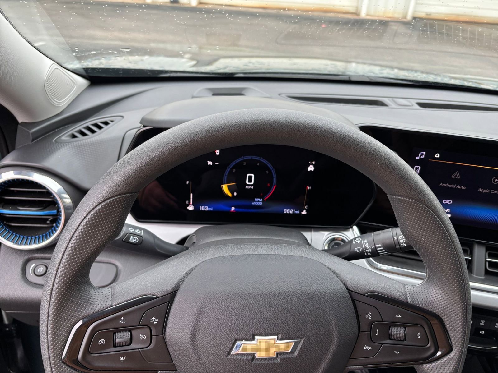 Used 2025 Chevrolet Trax LT image 28