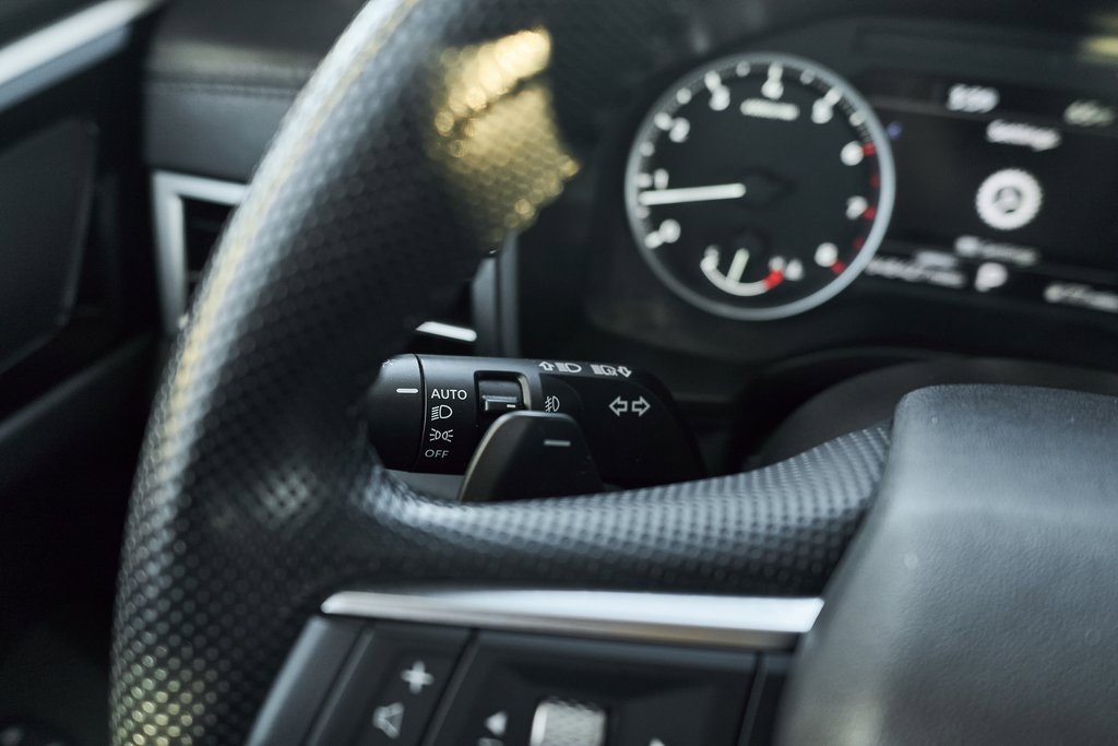 Used 2024 Mitsubishi Outlander SE image 32