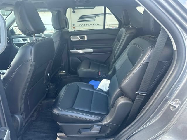 Used 2022 Ford Explorer Limited w/ Equipment Group 301A AWD/4WD image 7