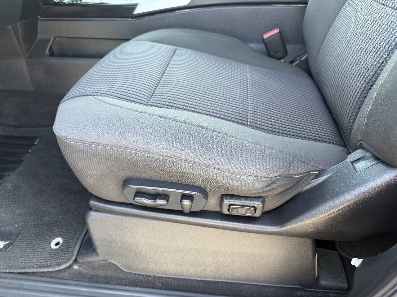 Used 2015 Nissan Titan PRO-4X AWD/4WD image 13