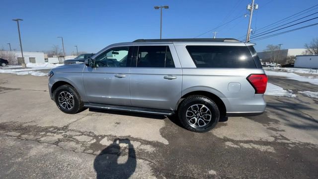 Used 2023 Ford Expedition Max XLT image 7