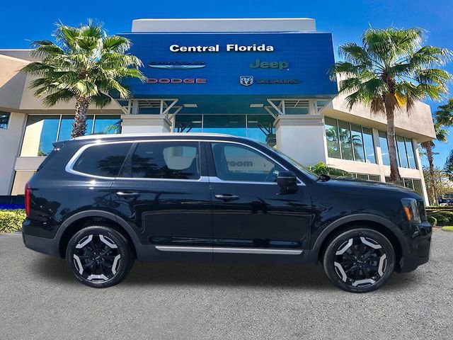 Used 2025 Kia Telluride S image 4