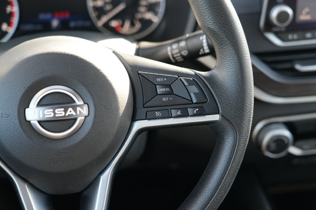 Used 2024 Nissan Altima 2.5 SV FWD image 18