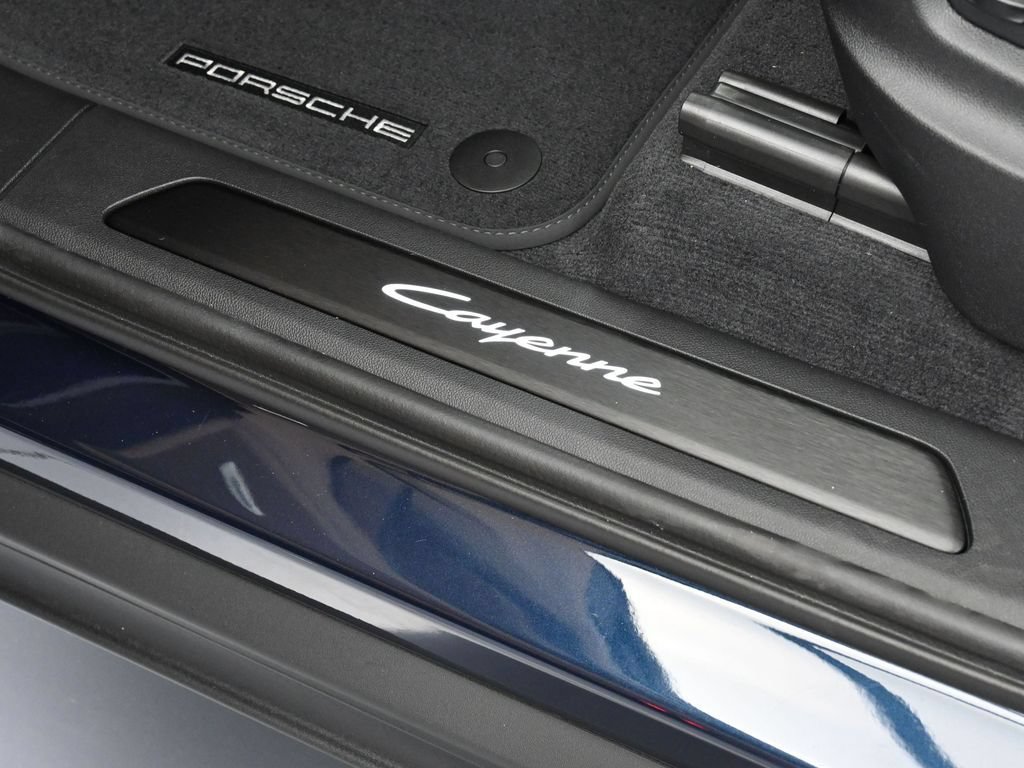 New 2026 Porsche Cayenne E-Hybrid Coupe AWD/4WD image 16
