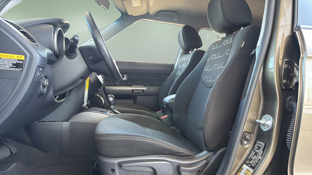 Used 2013 Kia Soul + w/ Audio Pkg FWD image 16