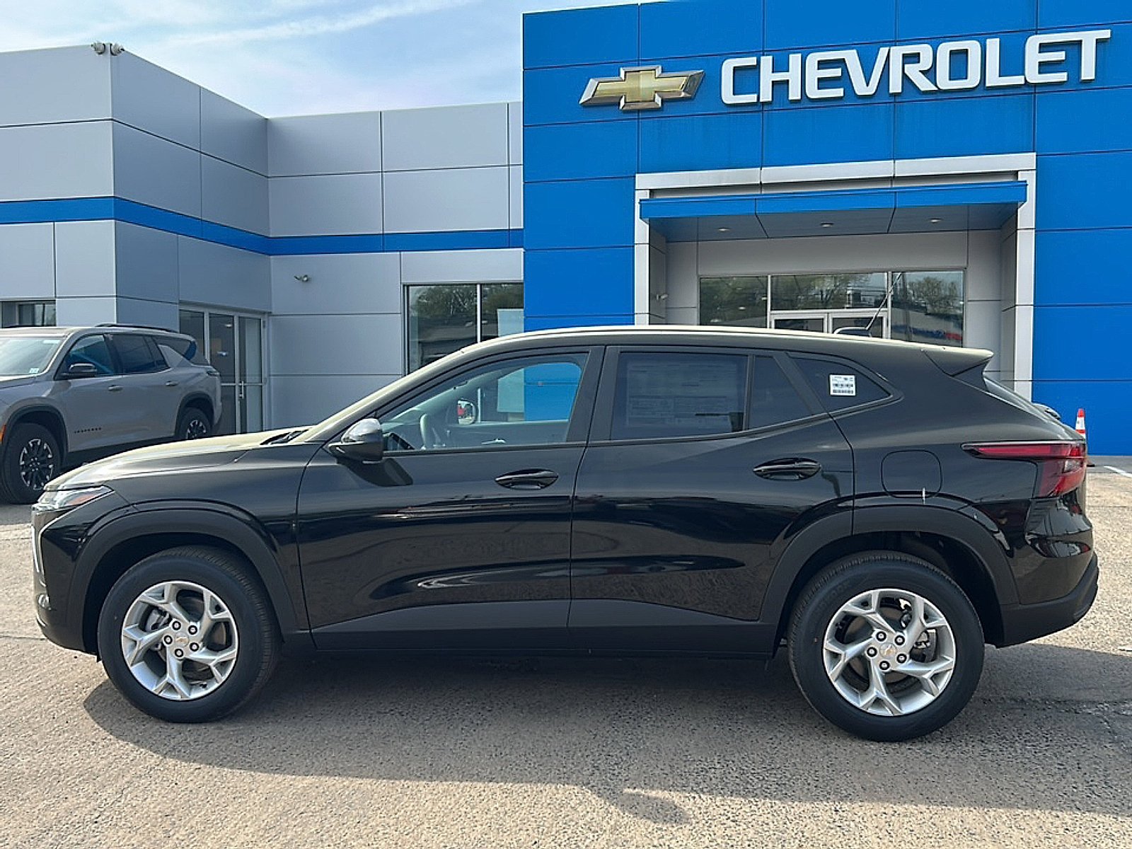 New 2026 Chevrolet Trax LS w/ LS Convenience Package FWD image 6