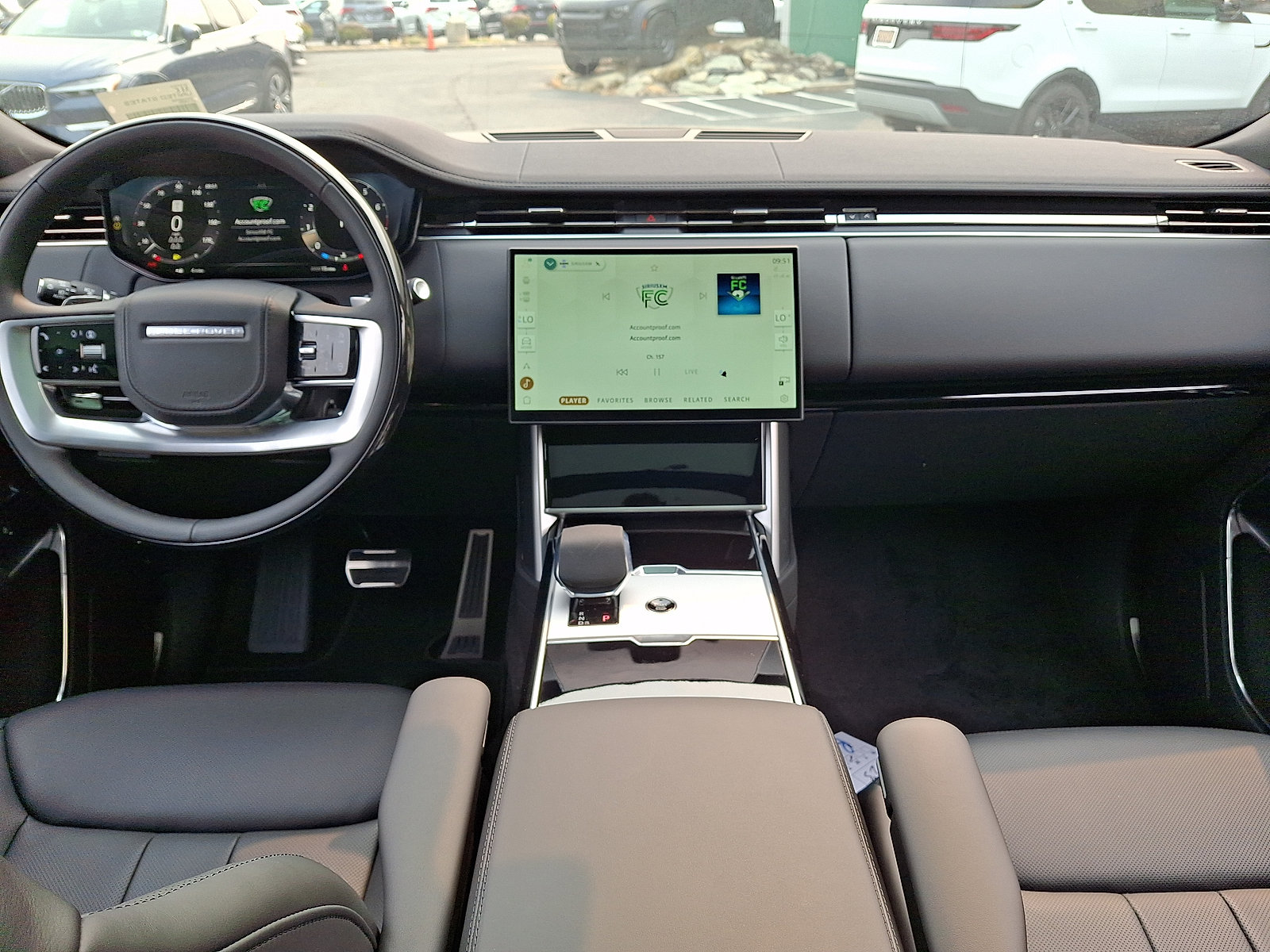 New 2026 Land Rover Range Rover Long Wheelbase SE AWD/4WD image 13