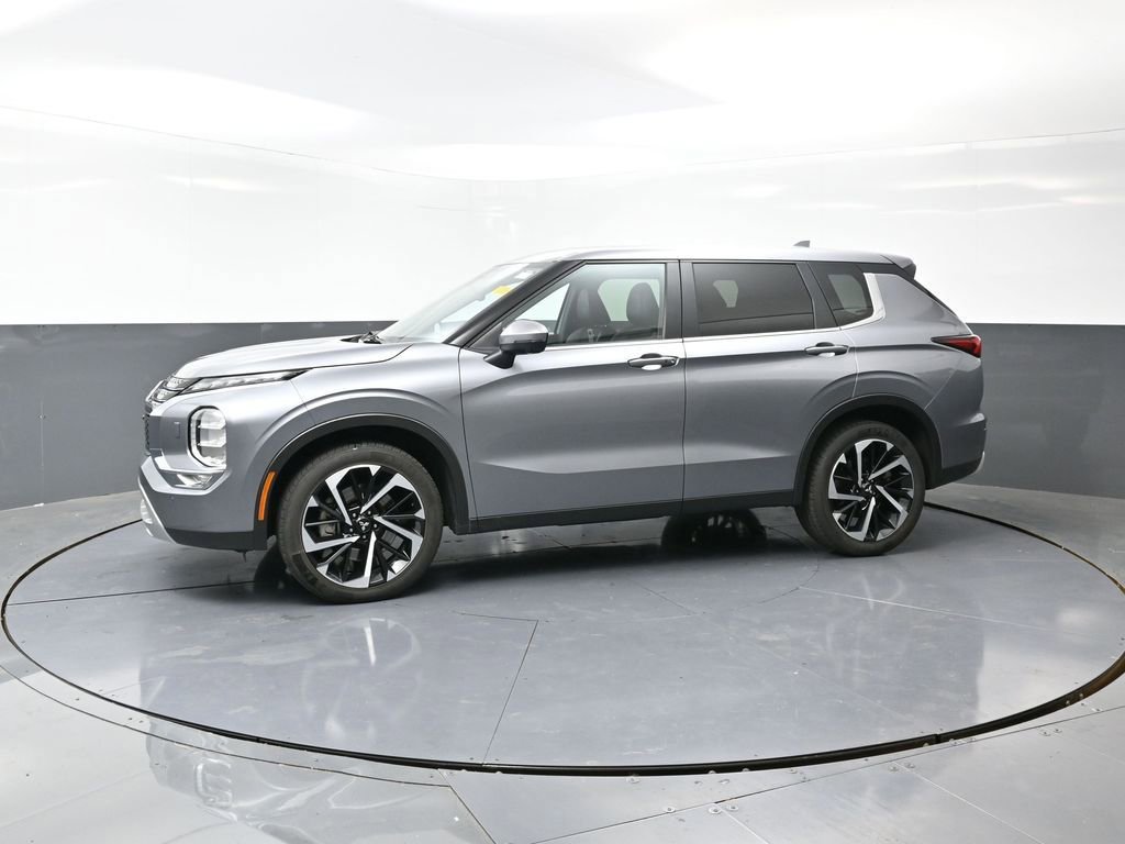Used 2024 Mitsubishi Outlander SE image 10