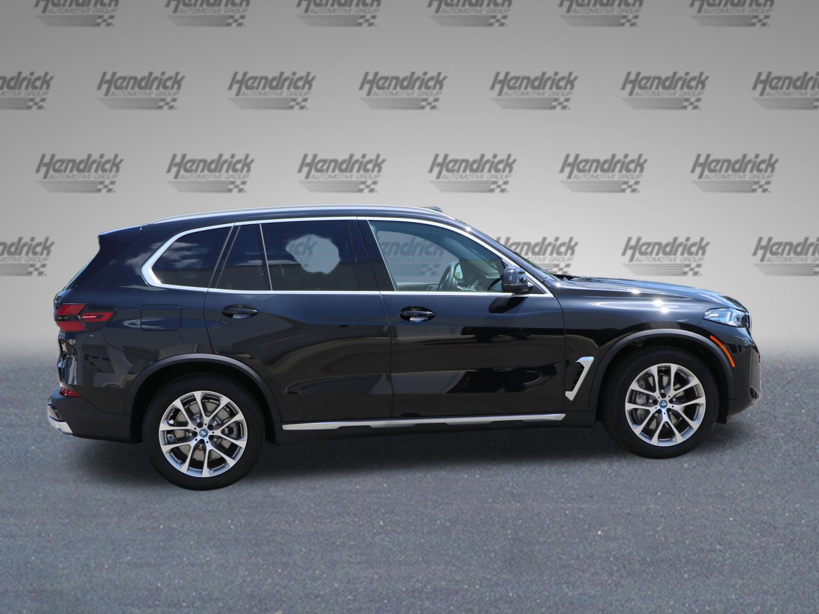 Used 2025 BMW X5 xDrive50e w/ Climate Comfort Package AWD/4WD image 9