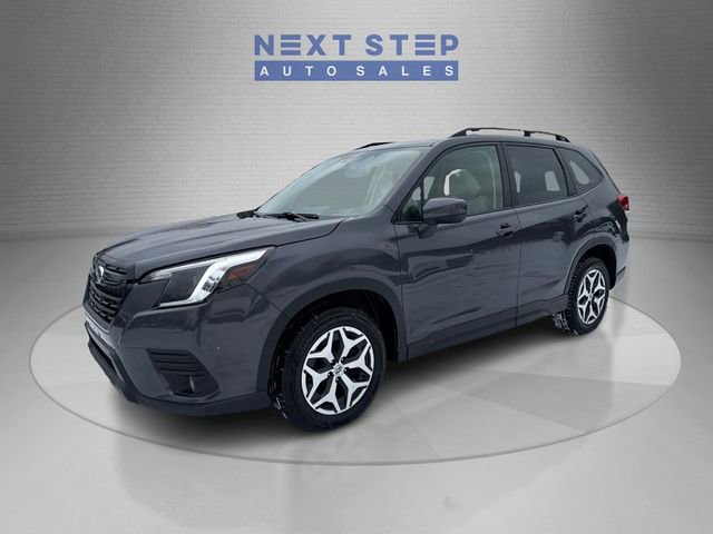 Used 2022 Subaru Forester Premium image 3