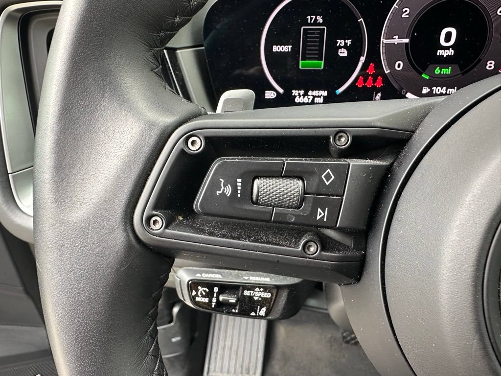 Certified 2025 Porsche Cayenne E-Hybrid AWD/4WD image 18