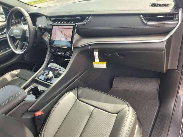 New 2025 Jeep Grand Cherokee Limited image 17