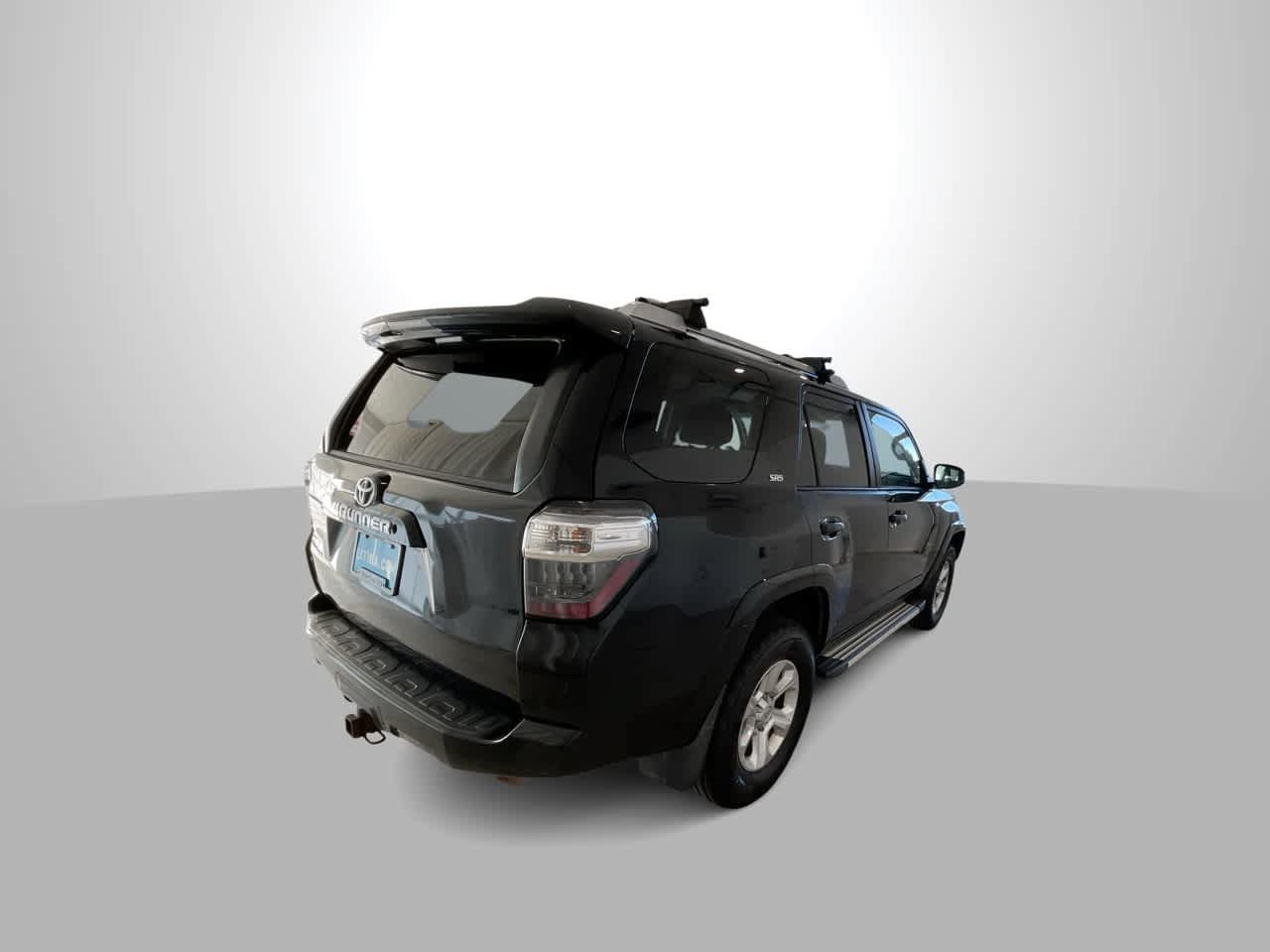 Used 2015 Toyota 4Runner SR5 AWD/4WD image 8