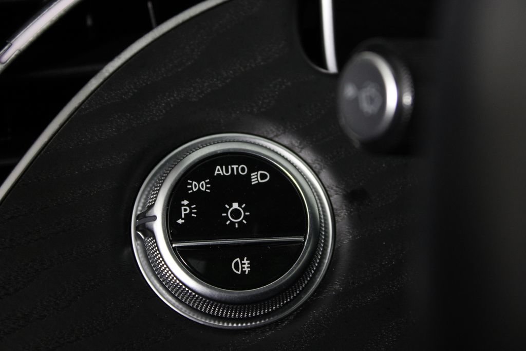 Used 2024 Mercedes-Benz E 350 4MATIC Sedan image 23