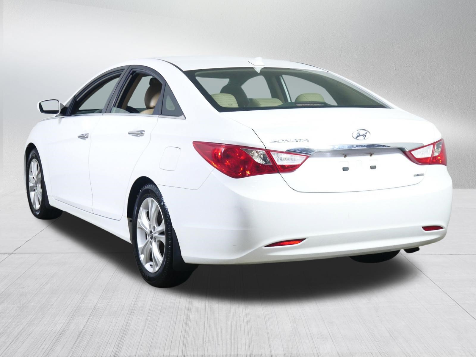 Used 2013 Hyundai Sonata Limited FWD image 5