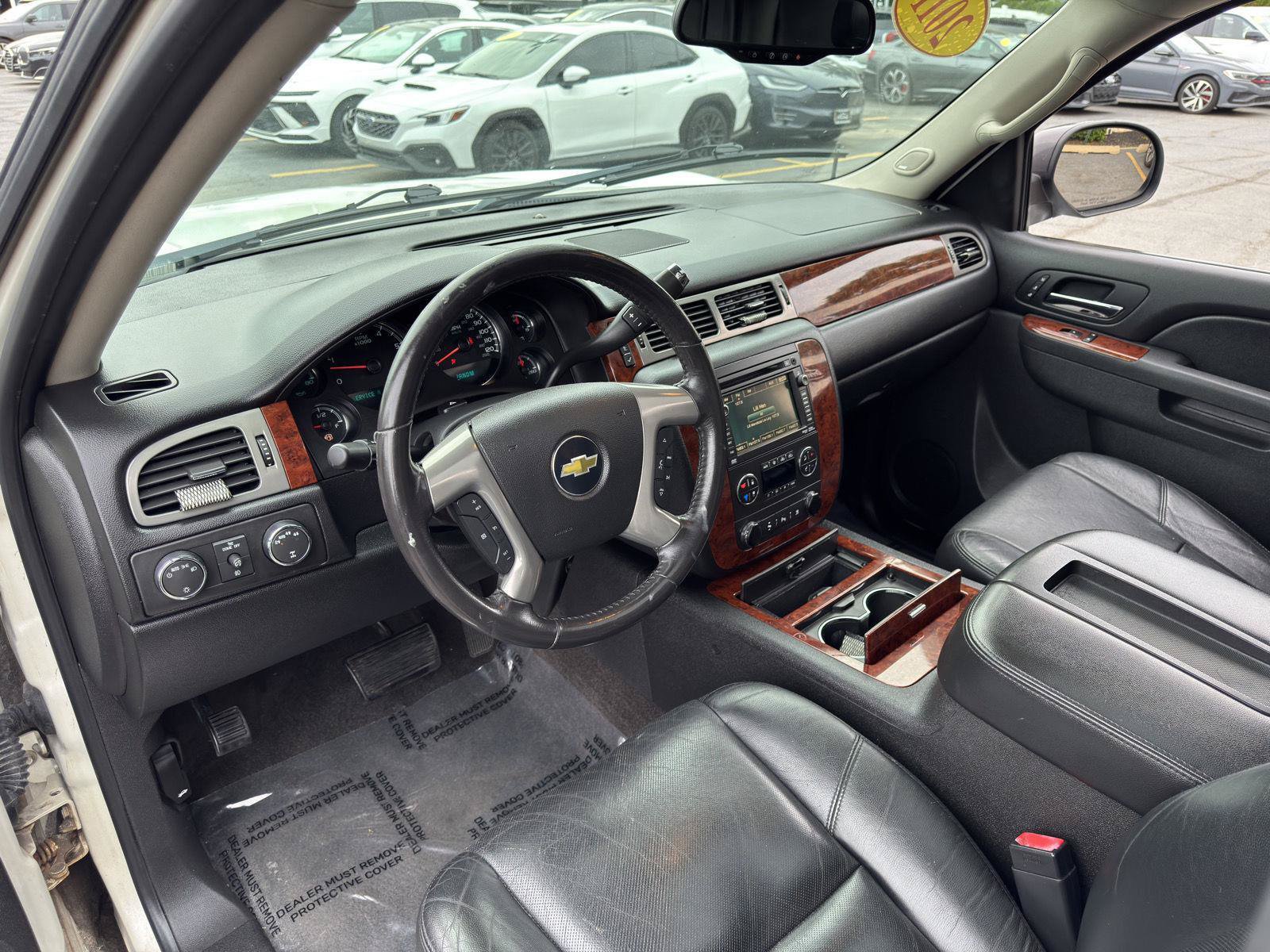 Used 2011 Chevrolet Avalanche LTZ AWD/4WD image 19