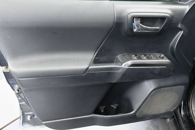 Used 2019 Toyota Tacoma TRD Sport w/ Technology Package AWD/4WD image 26