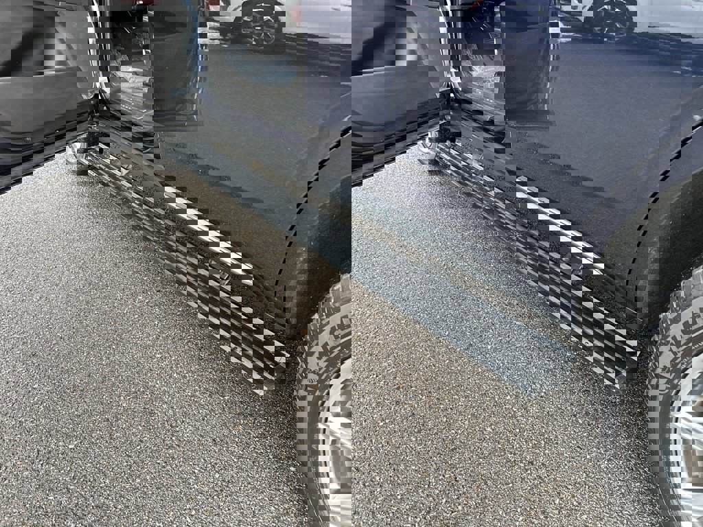 Used 2022 Cadillac Escalade Premium Luxury Platinum w/ Heavy-Duty Trailer Package image 9