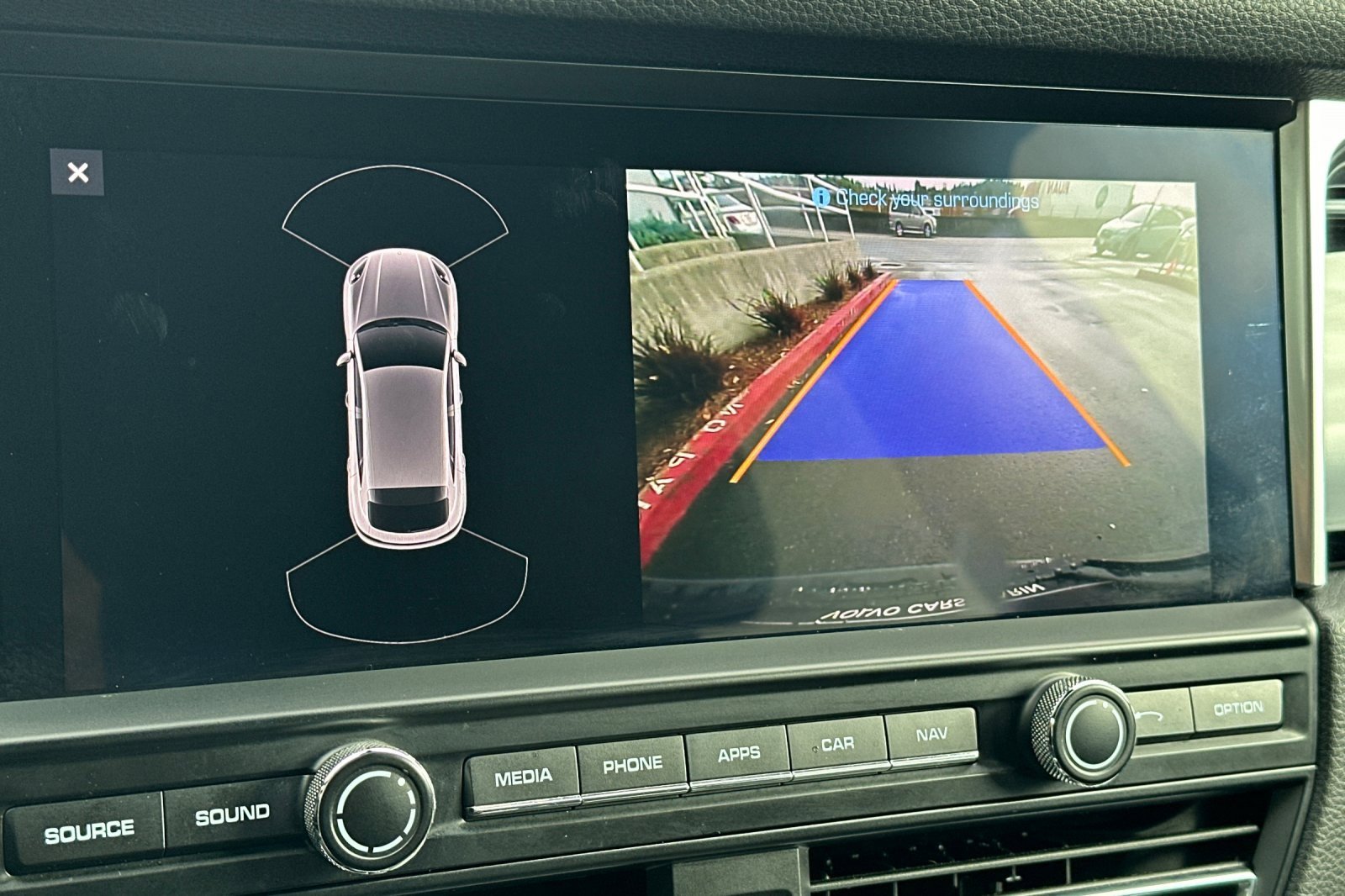 Used 2020 Porsche Macan image 21