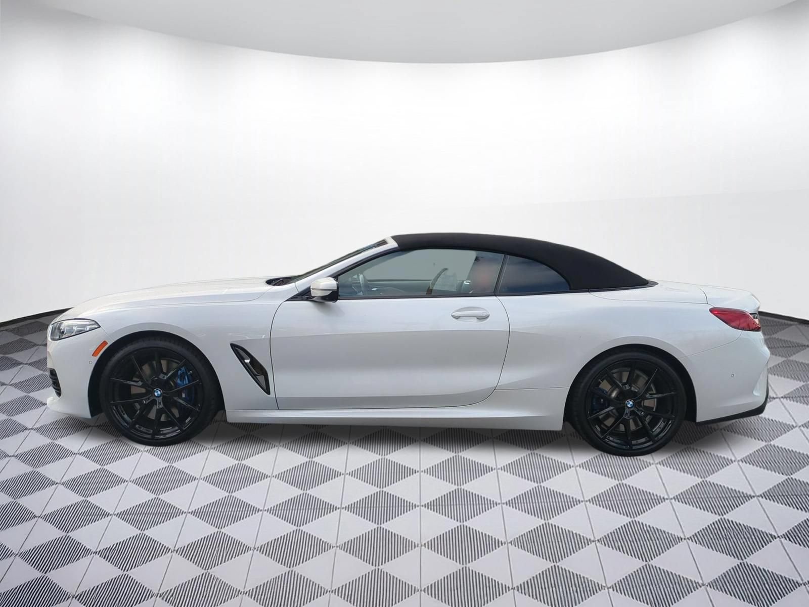 Used 2024 BMW 840i Convertible w/ Driving Assistance Package RWD image 2