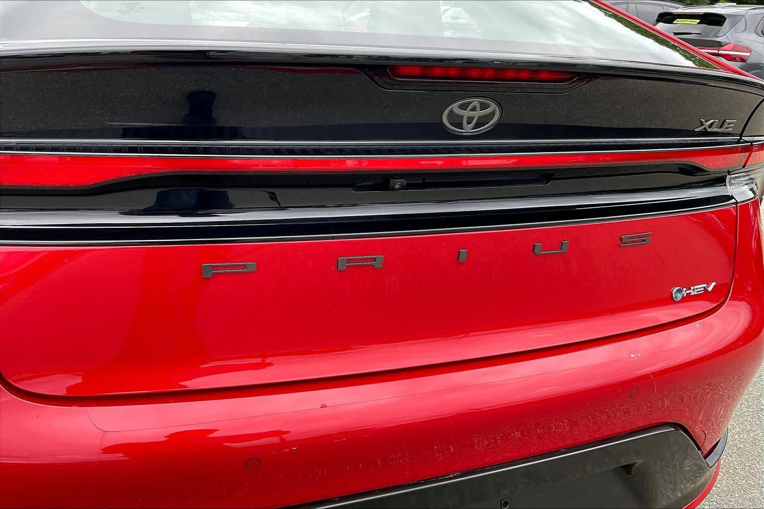Used 2024 Toyota Prius XLE AWD/4WD image 10