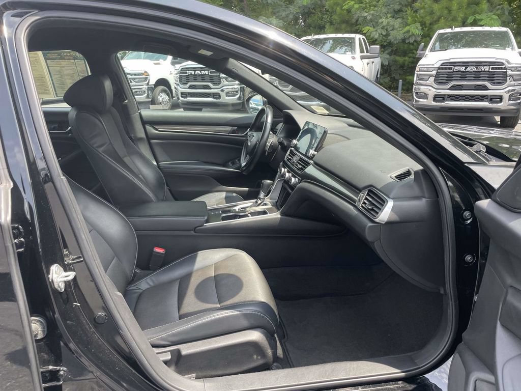 Used 2018 Honda Accord Sport image 16