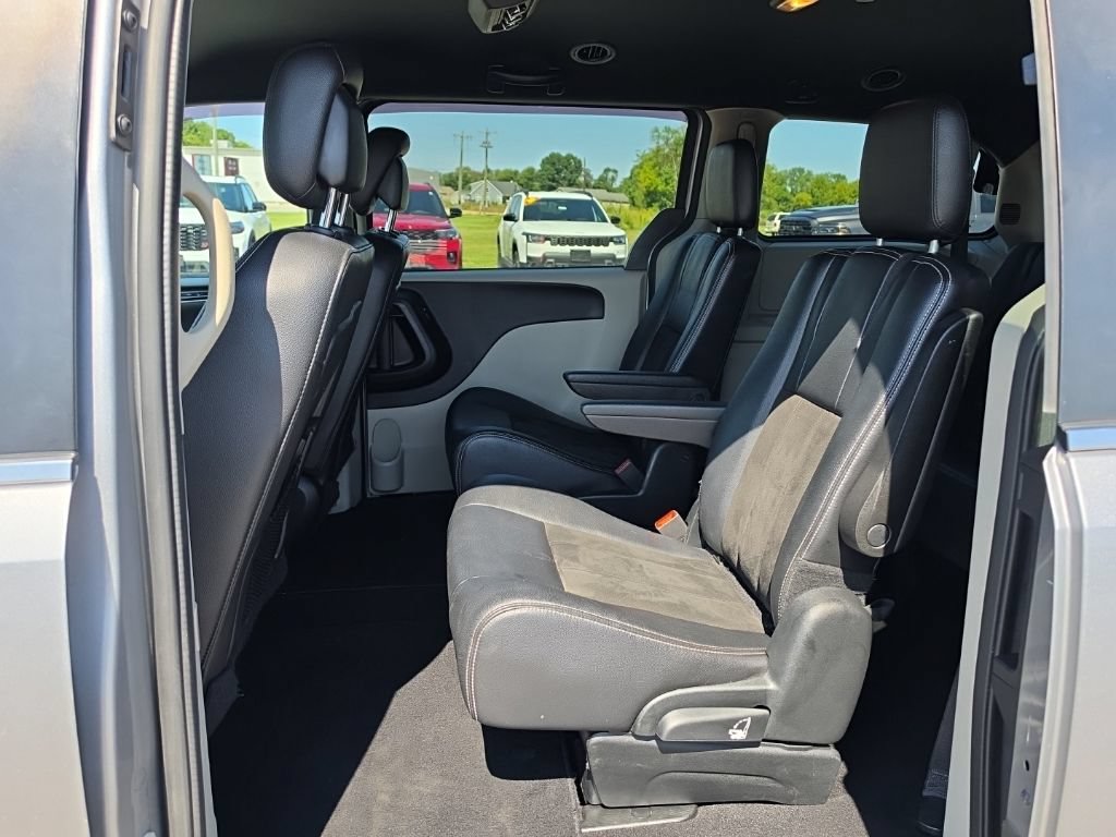 Certified 2019 Dodge Grand Caravan SXT FWD image 19