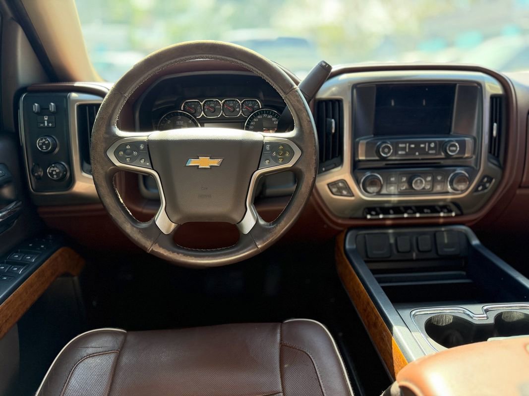 Used 2015 Chevrolet Silverado 1500 High Country w/ High Country Premium Package AWD/4WD image 5