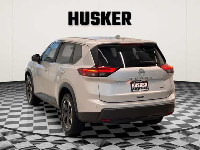 Used 2025 Nissan Rogue SV AWD/4WD image 5