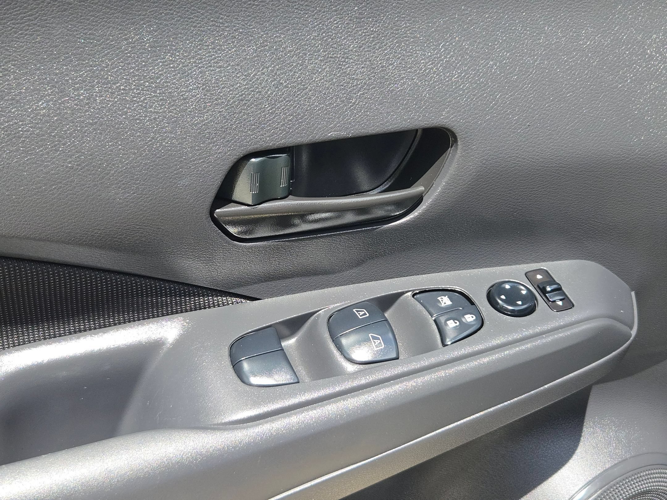 Certified 2025 Nissan Kicks Play S FWD image 12