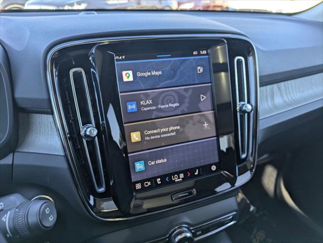 Used 2024 Volvo XC40 B5 Core w/ Climate Package image 14