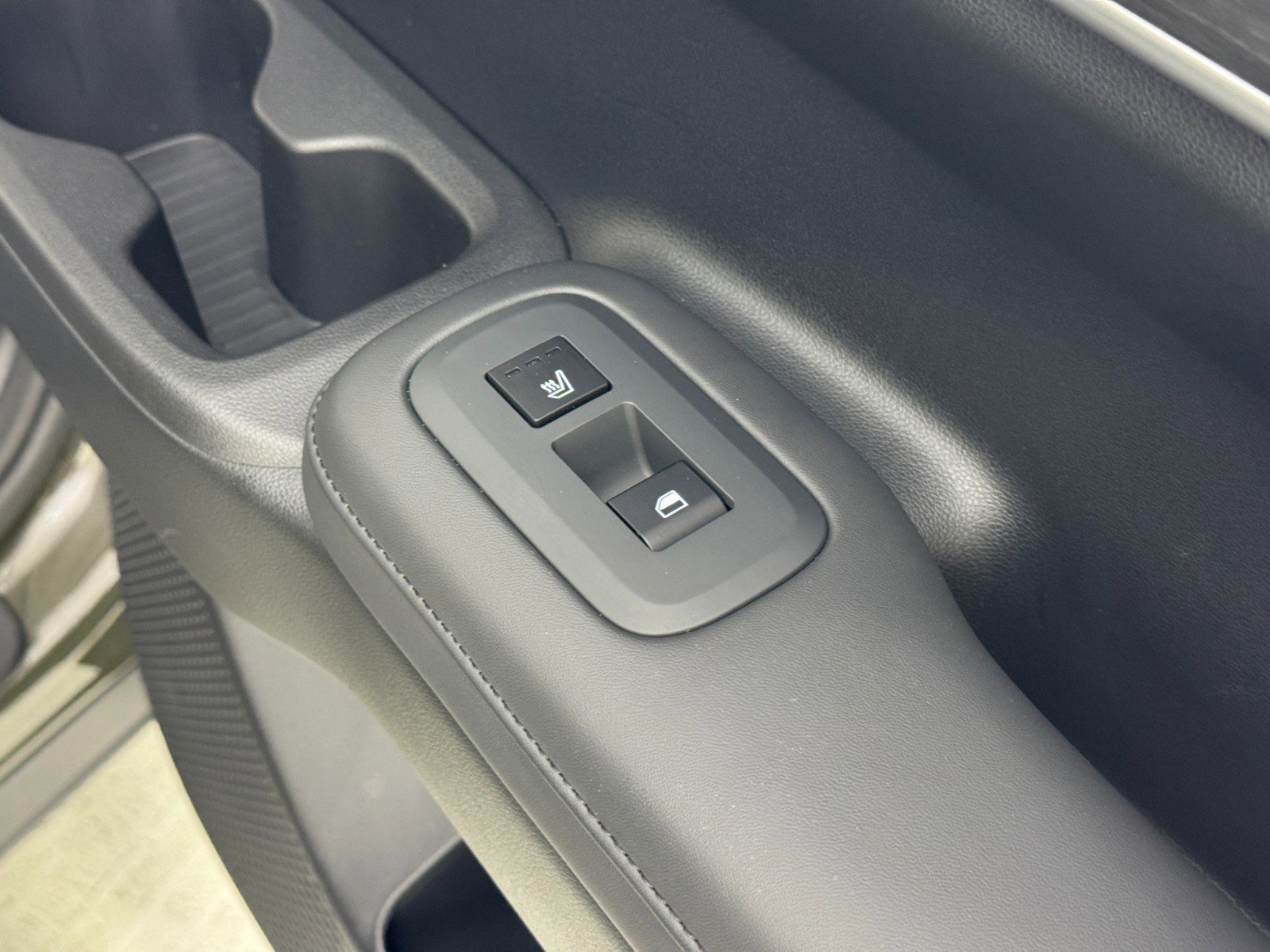 Used 2024 Hyundai Santa Fe Limited image 36