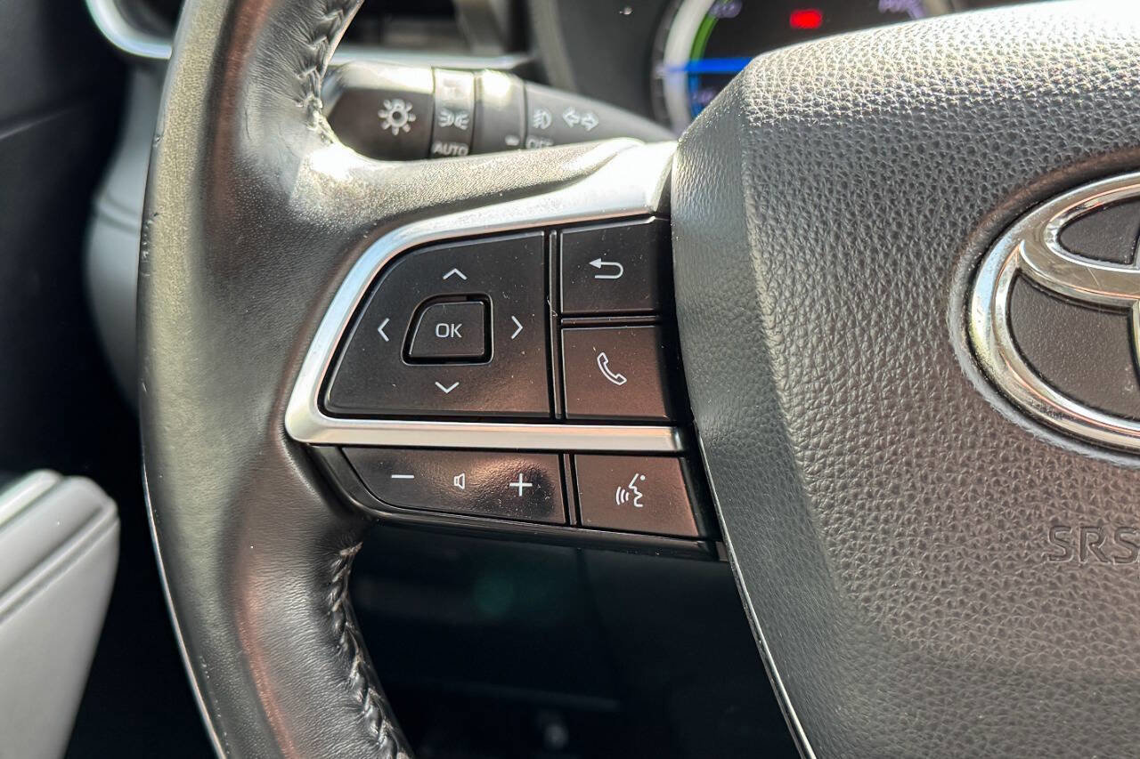 Used 2020 Toyota Highlander LE image 27