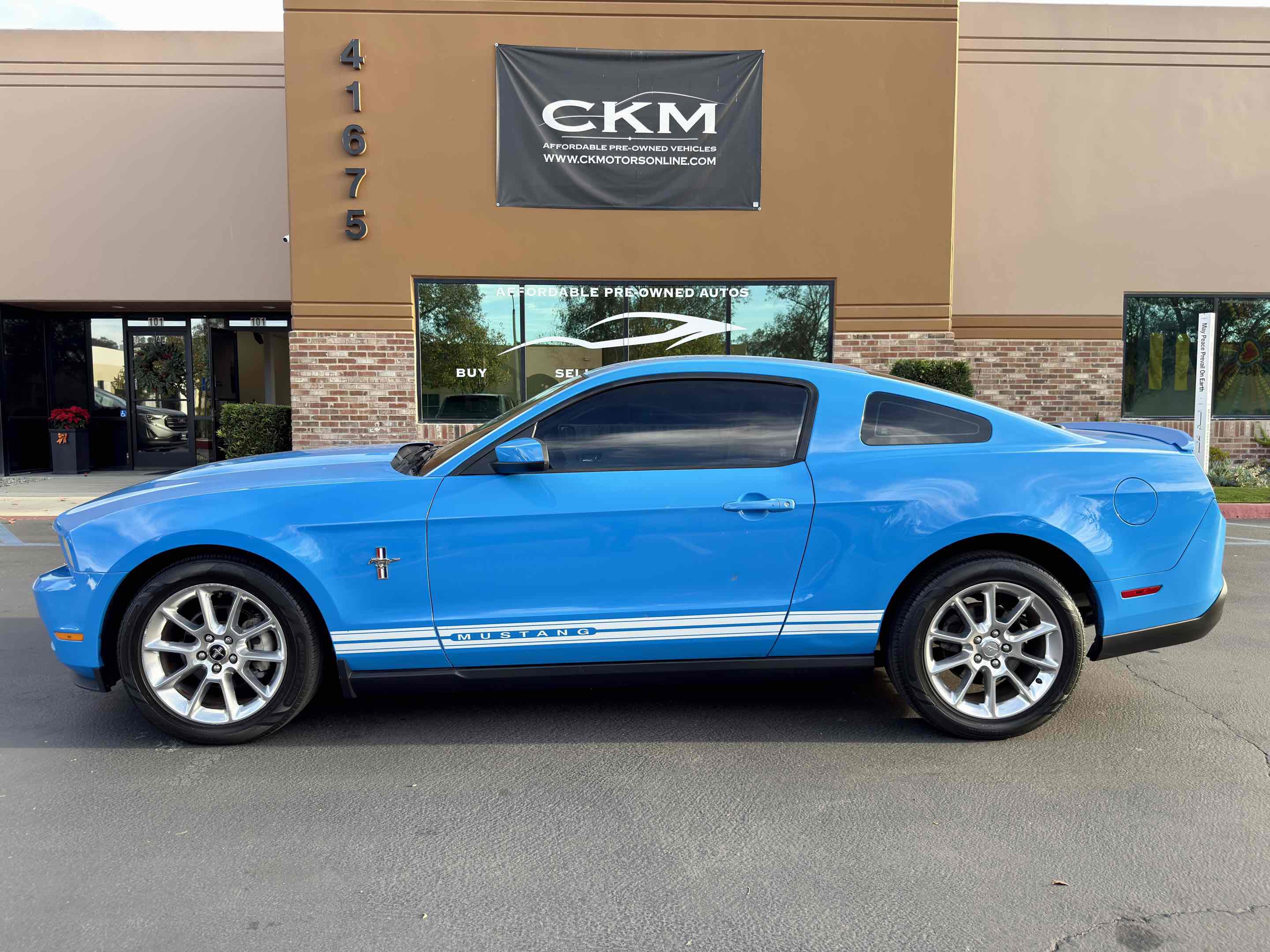 Used 2010 Ford Mustang Premium image 3