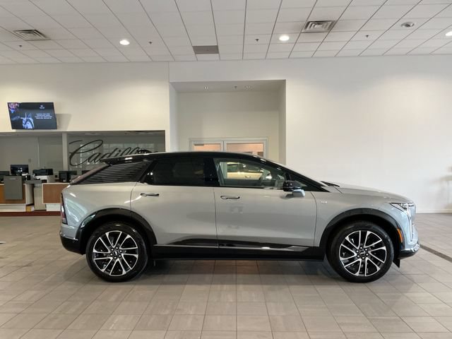 Used 2025 Cadillac Optiq Sport 1 AWD/4WD image 7