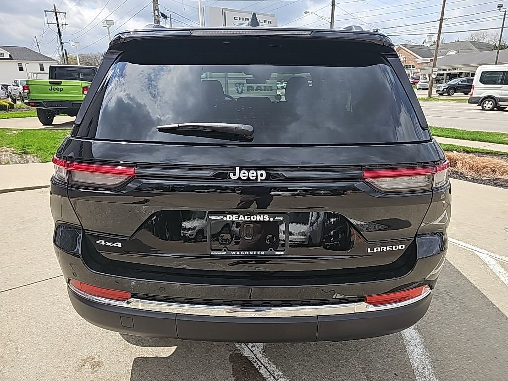 Certified 2025 Jeep Grand Cherokee Laredo w/ Luxury Tech Group I AWD/4WD image 10