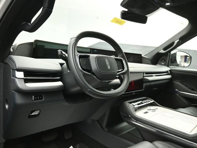 Used 2025 Lincoln Navigator L Reserve w/ Jet Appearance Package image 11