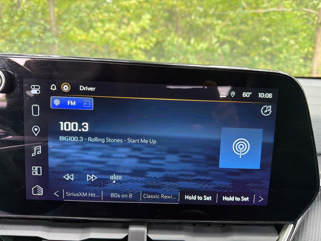 Used 2025 Chevrolet Equinox LT w/ Convenience Package II FWD image 17