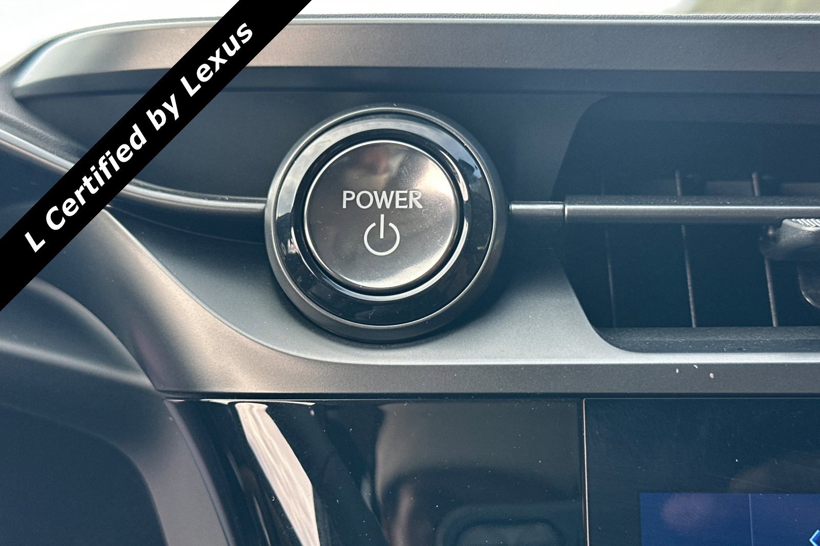 Used 2025 Lexus RZ 300e image 33