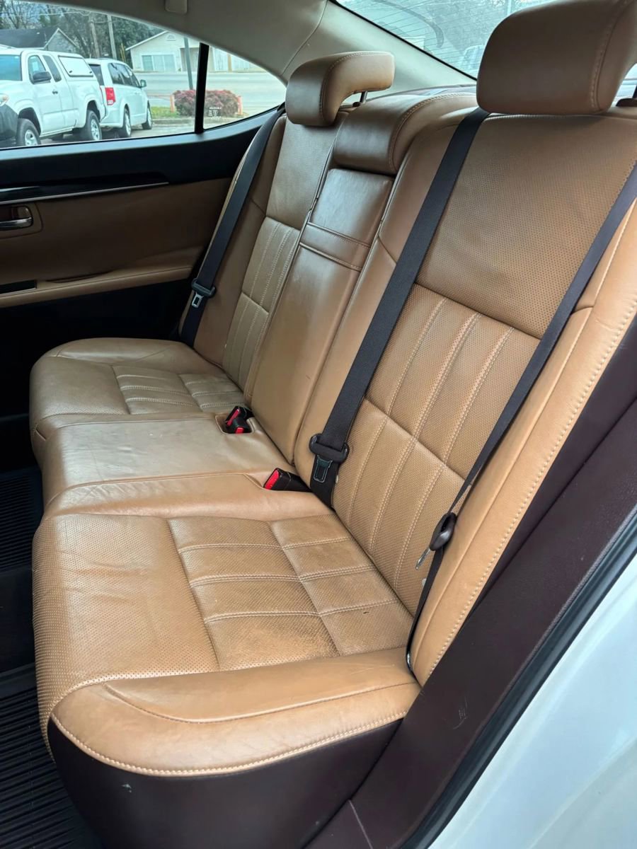 Used 2016 Lexus ES 350 w/ Luxury Package w/Wood Trim image 16