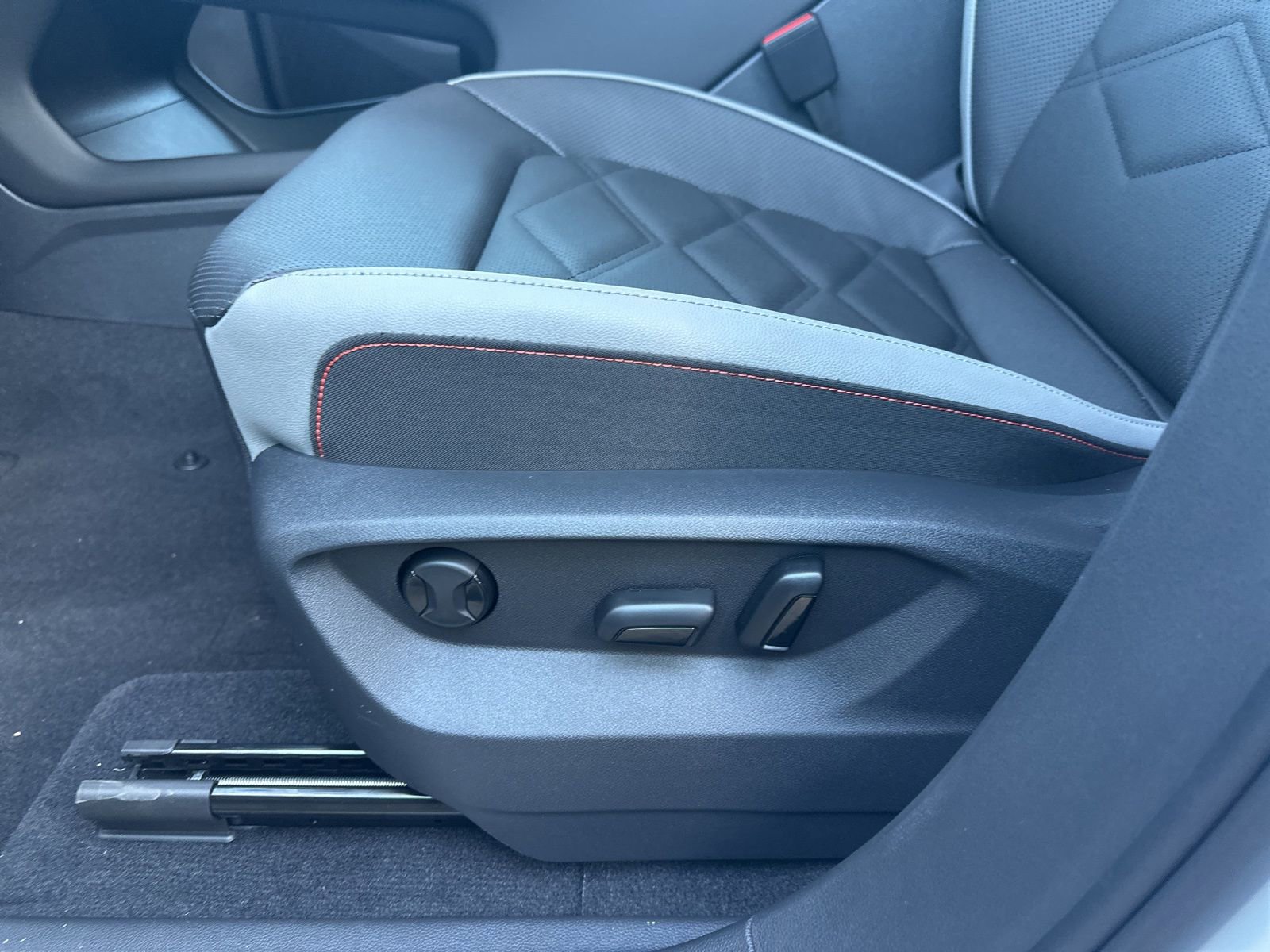 New 2026 Volkswagen Atlas Peak Edition image 11