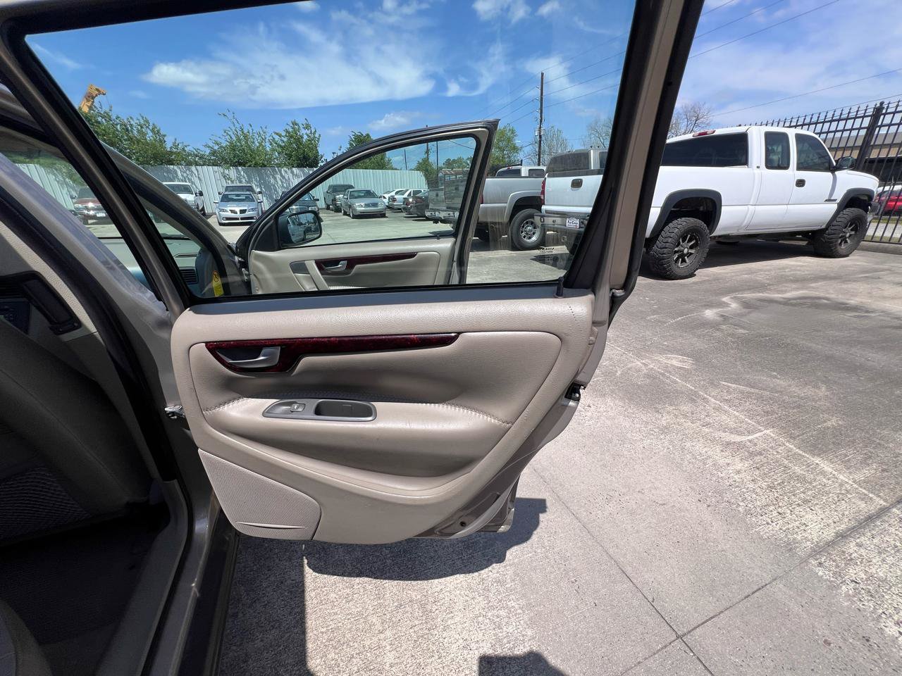 Used 2002 Volvo V70 Cross Country AWD/4WD image 37