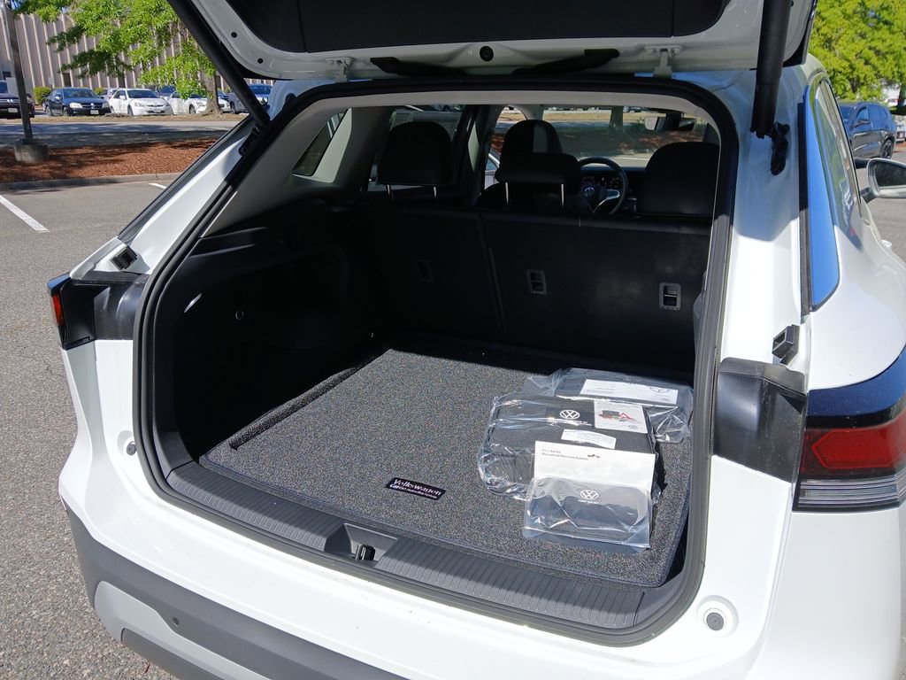 New 2026 Volkswagen Tiguan SE image 22